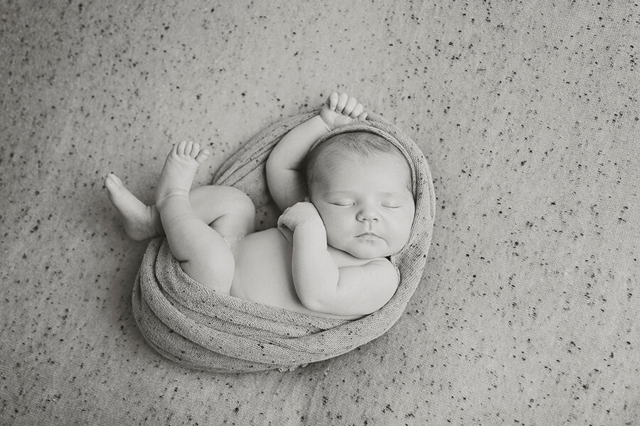 What Actually Happens During a Newborn Session